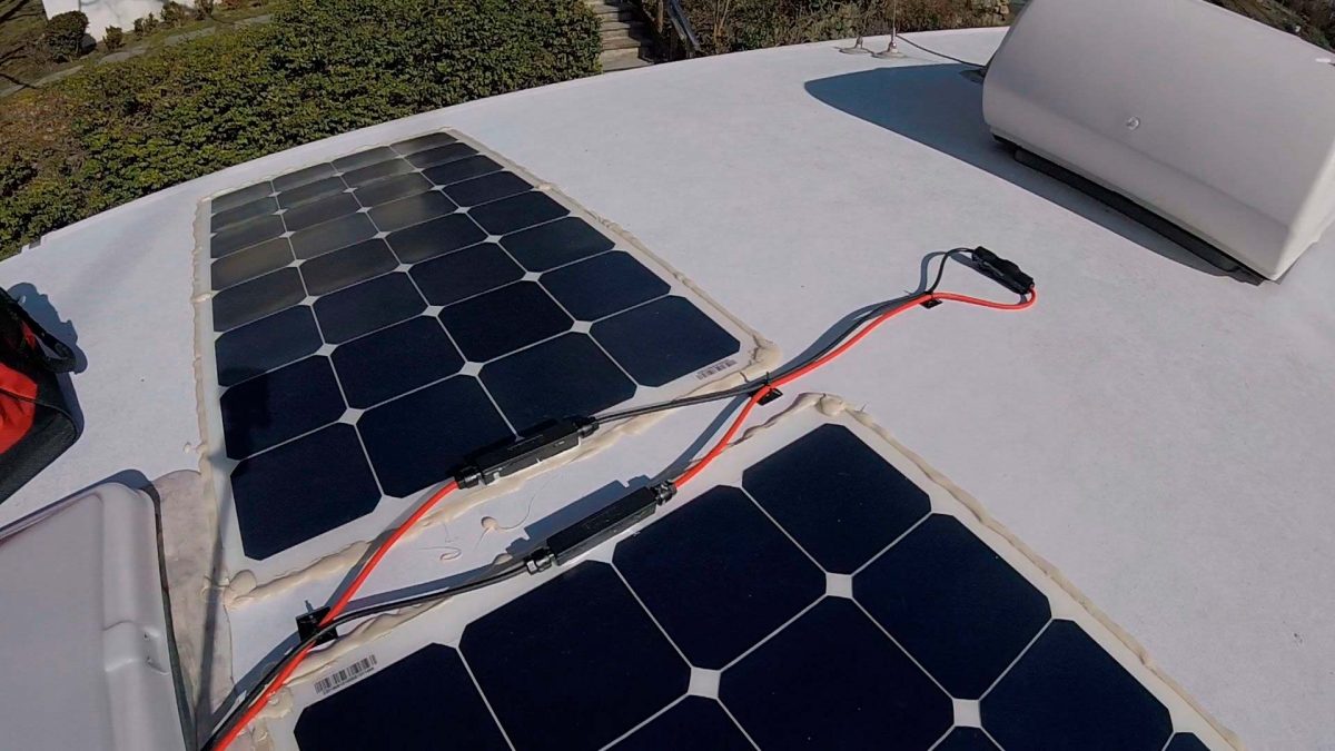 Best Exterior RV Caulks [Window & Roof Sealant Reviews]